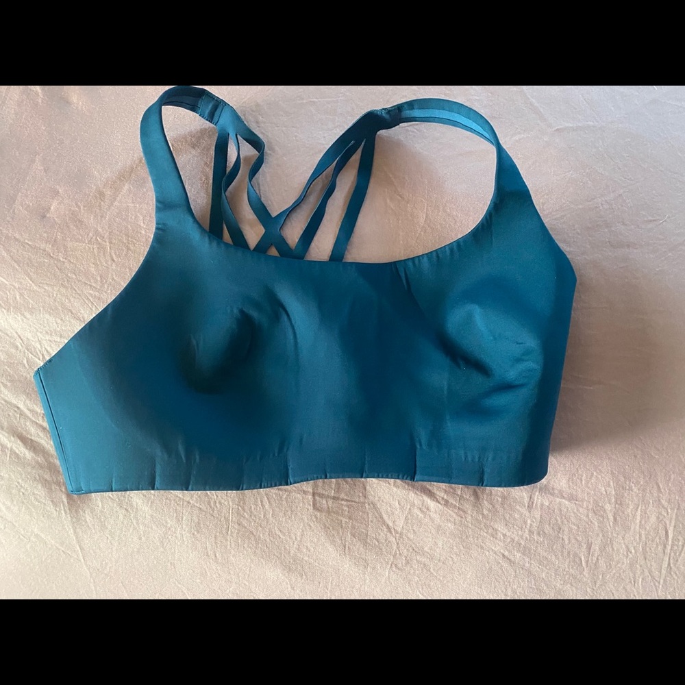 Lululemon sports bra